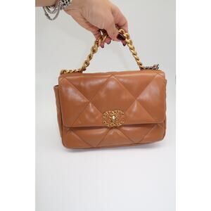 Rare Chanel Lambskin Leather Quilted CC Logo 19 Flap Handbag Caramel Brown